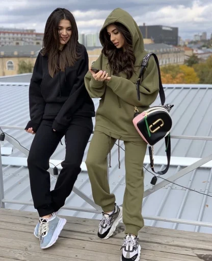 Big Front Pocket Hoodie with Matching Sweatpants - Image 9