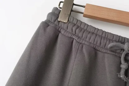 Trendy Sweatsuit with Wide Leg Pants - Image 13