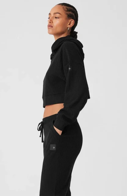 Cropped Sweatsuit with Plain Color Design - Image 14