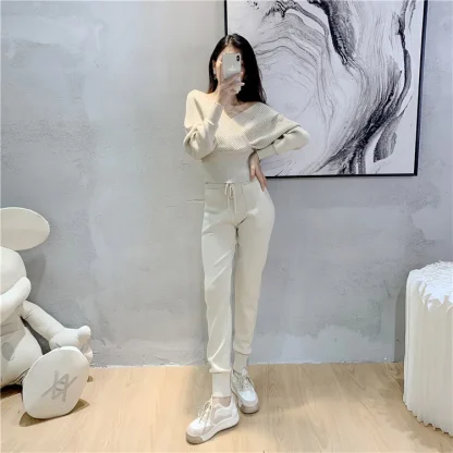 V-neck Knitted Cropped Sweatsuits for Women - Image 9