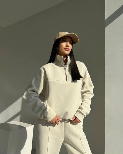 Quarter Zip Sweatsuit with Solid Color Design - Image 14