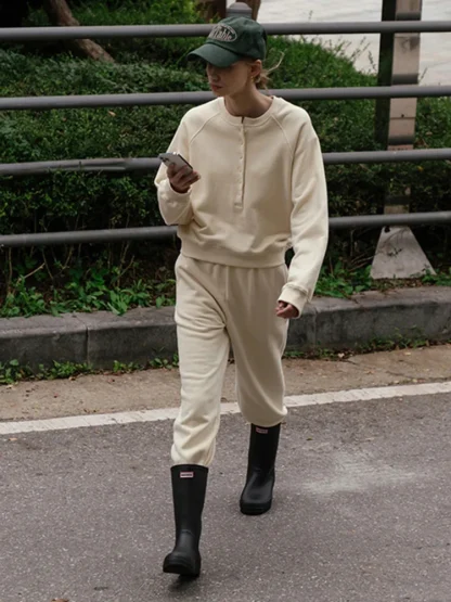 Elegant Women's Sweatsuit with Front Button - Image 5