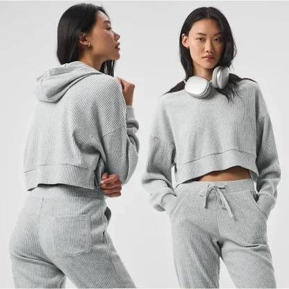 Cropped Sweatsuit with Plain Color Design - Image 4